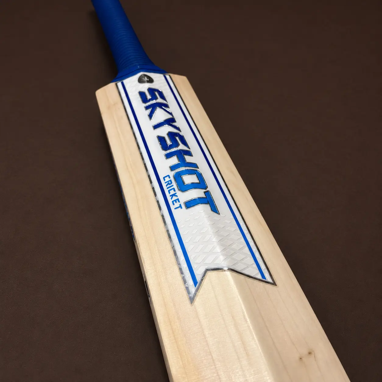 Skyshot Dominator Cricket Bat | Premium English Willow | Maximum Sweet Spot