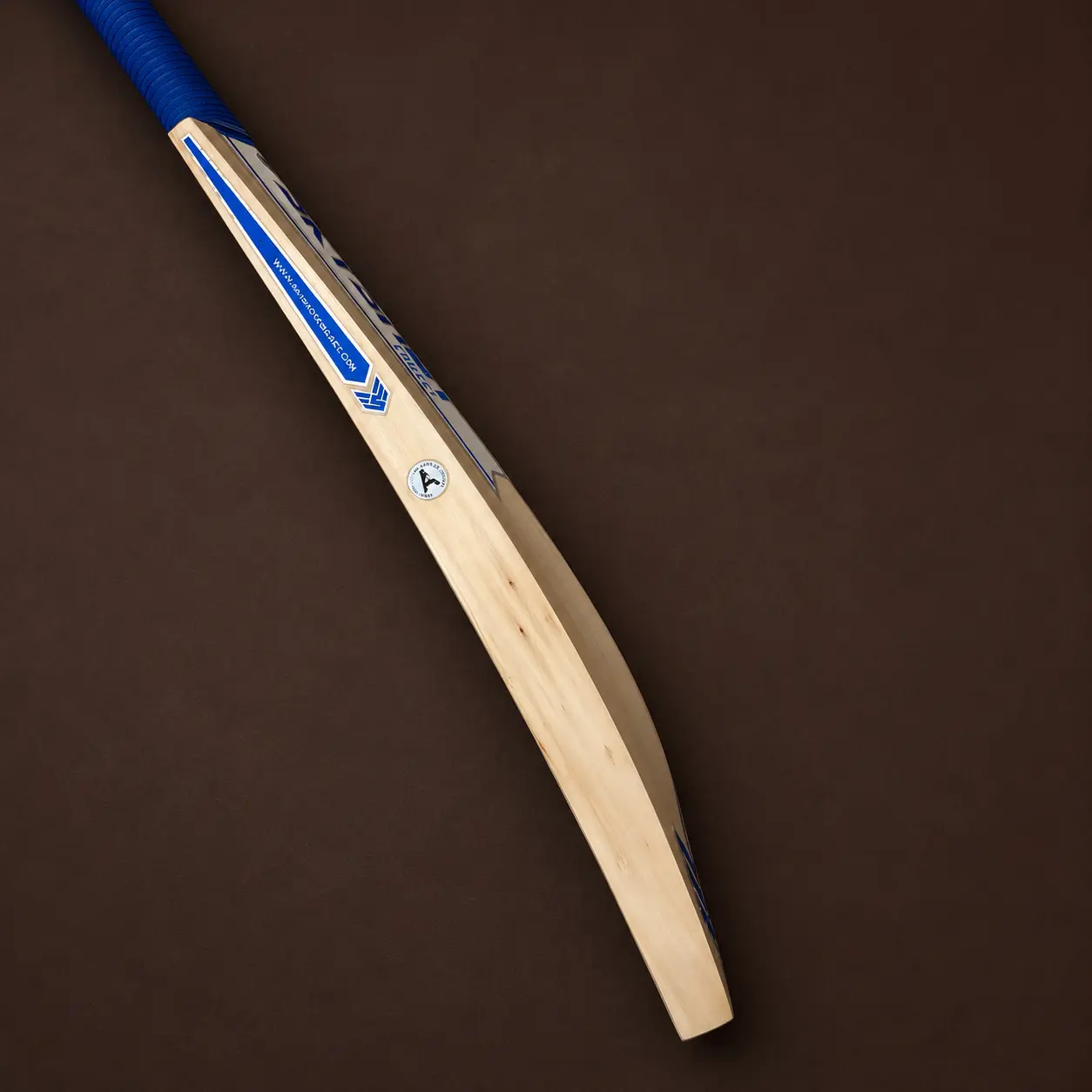 Skyshot Dominator Cricket Bat | Premium English Willow | Maximum Sweet Spot