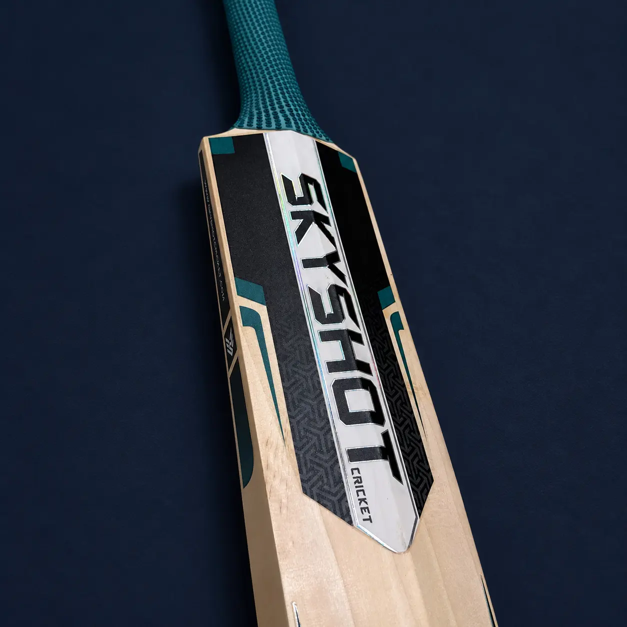Skyshot Gladius Cricket Bat | English Willow | Impactful Beginner’s Blade