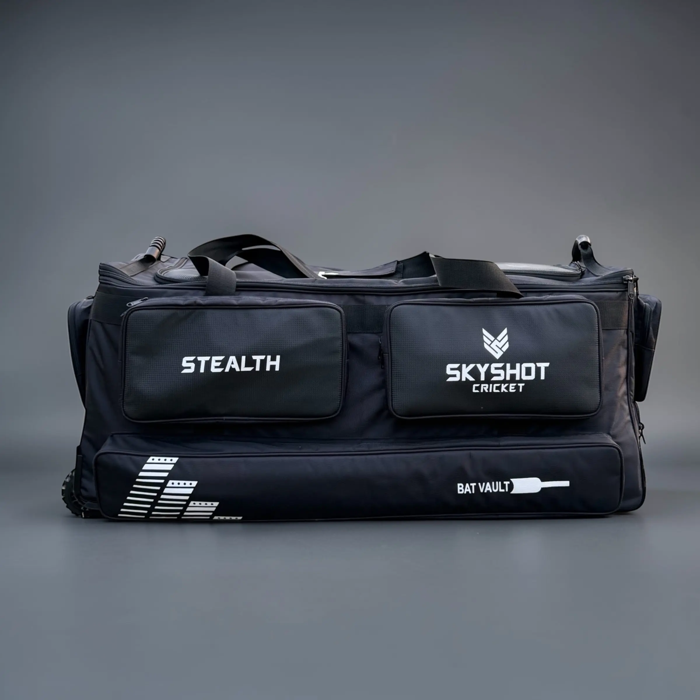 STEALTH CRICKET WHEELIE KITBAG