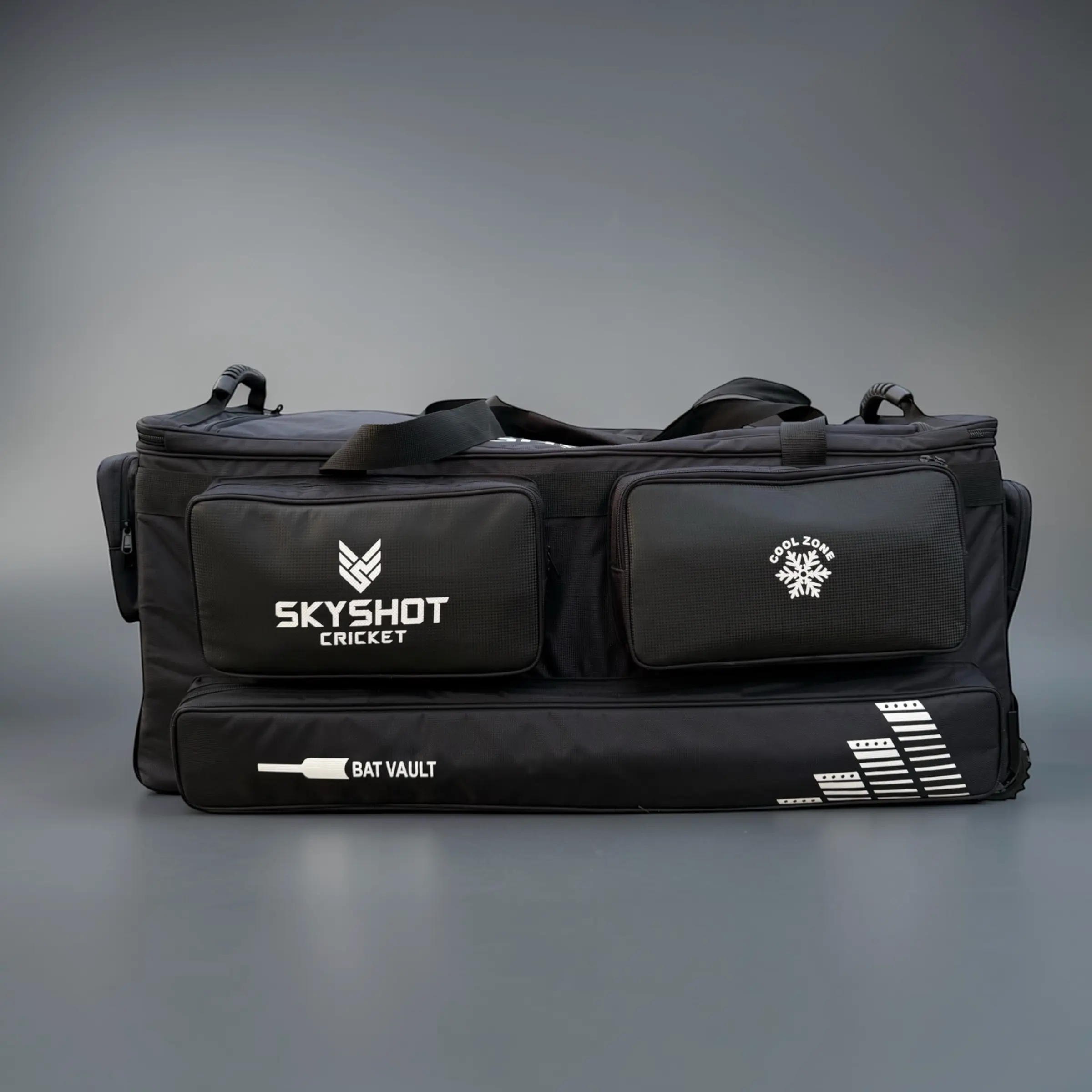 STEALTH CRICKET WHEELIE KITBAG