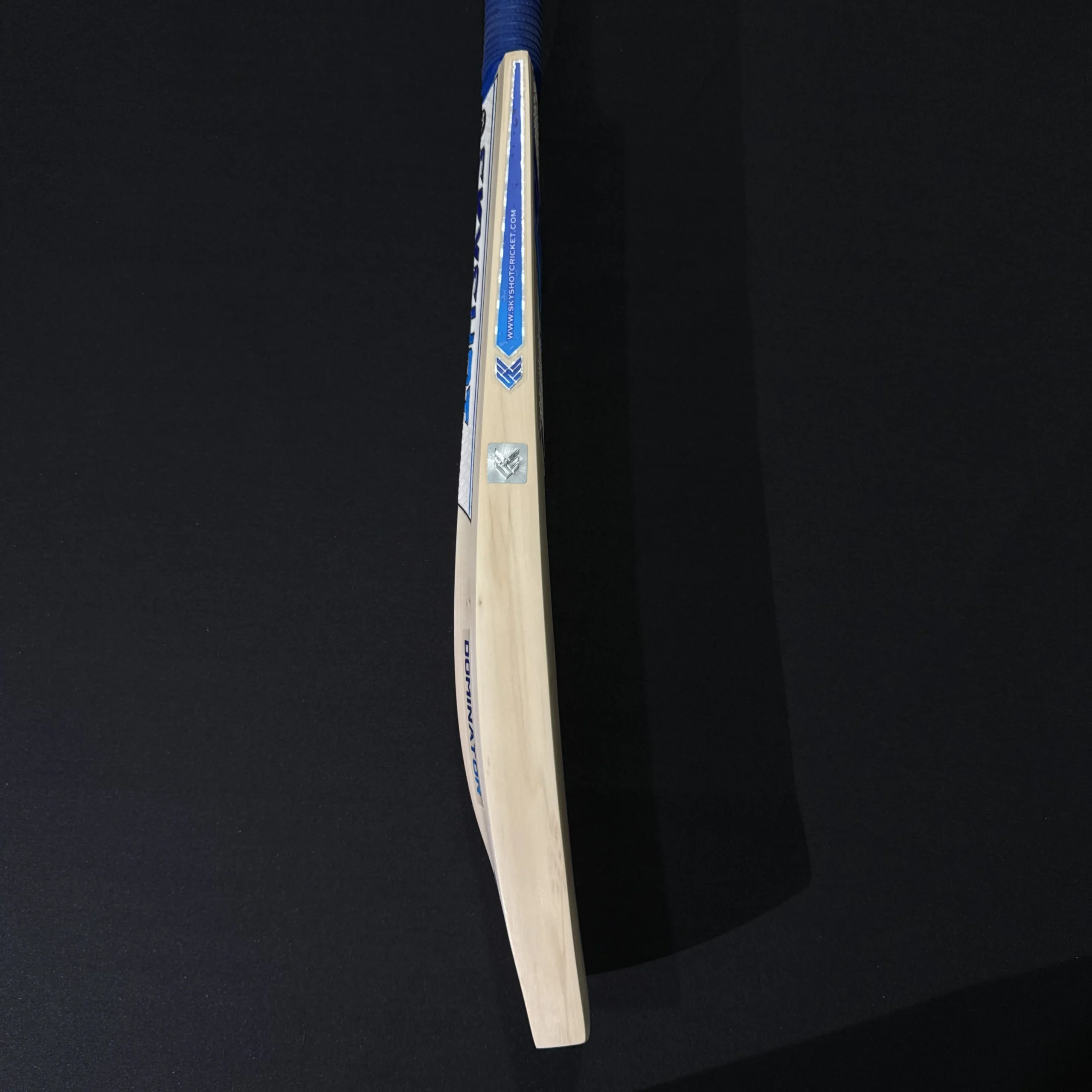 Dominator Bat 001