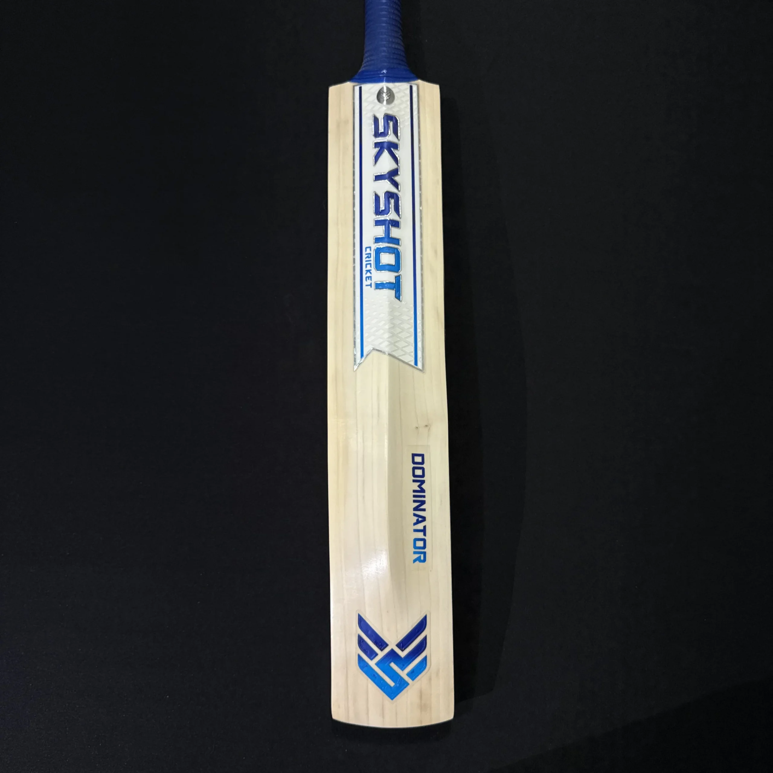 Dominator Bat 001